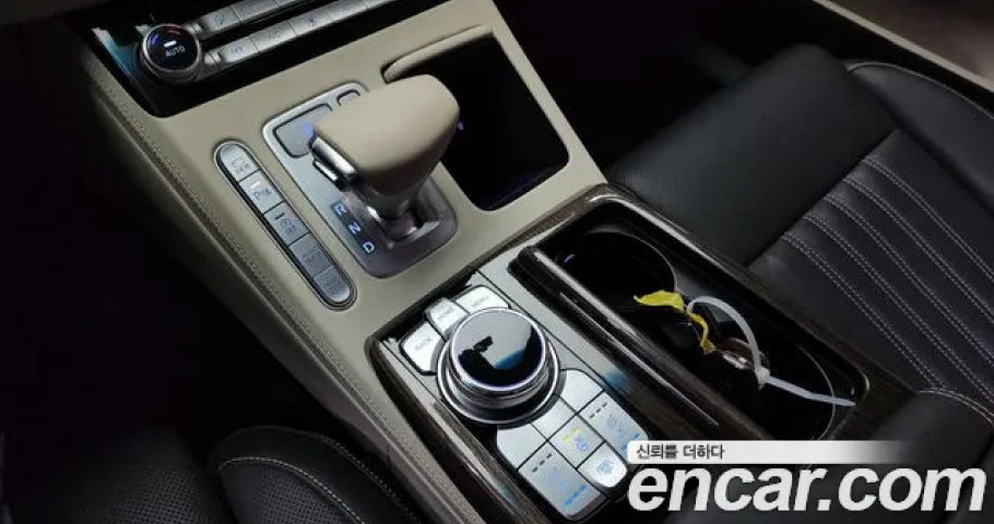 Genesis G90 