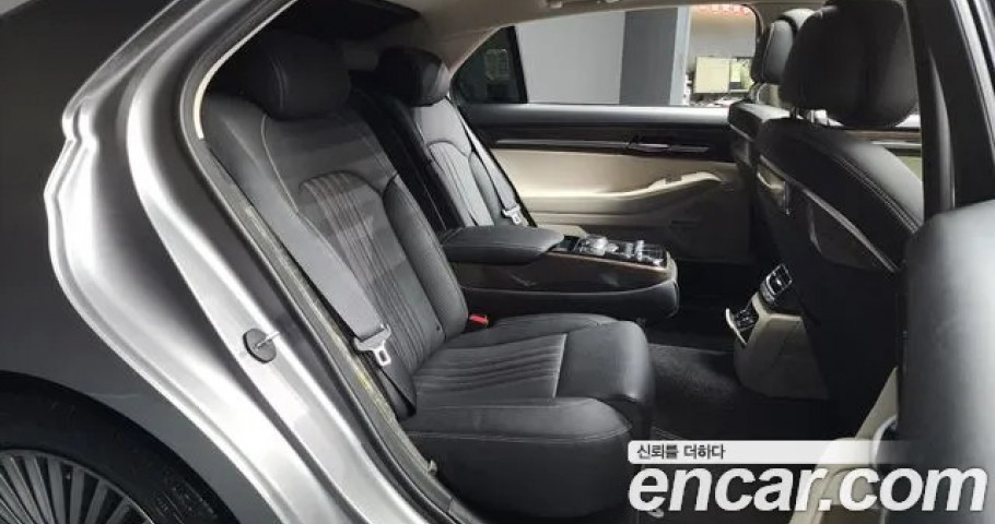 Genesis G90 