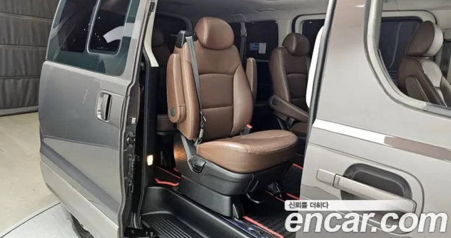 Hyundai Starex 