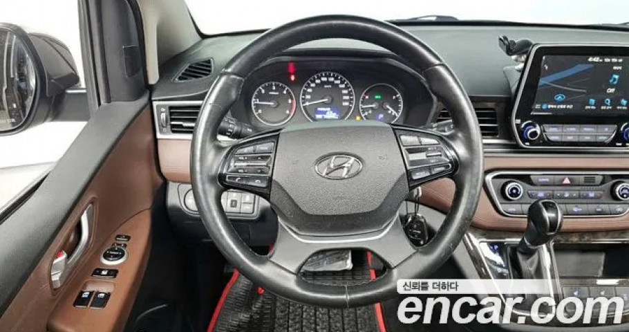 Hyundai Starex 