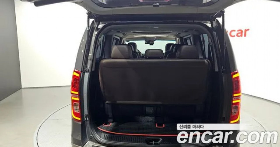 Hyundai Starex 