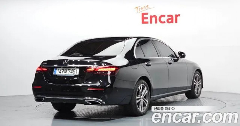Mercedes-Benz E-Class 