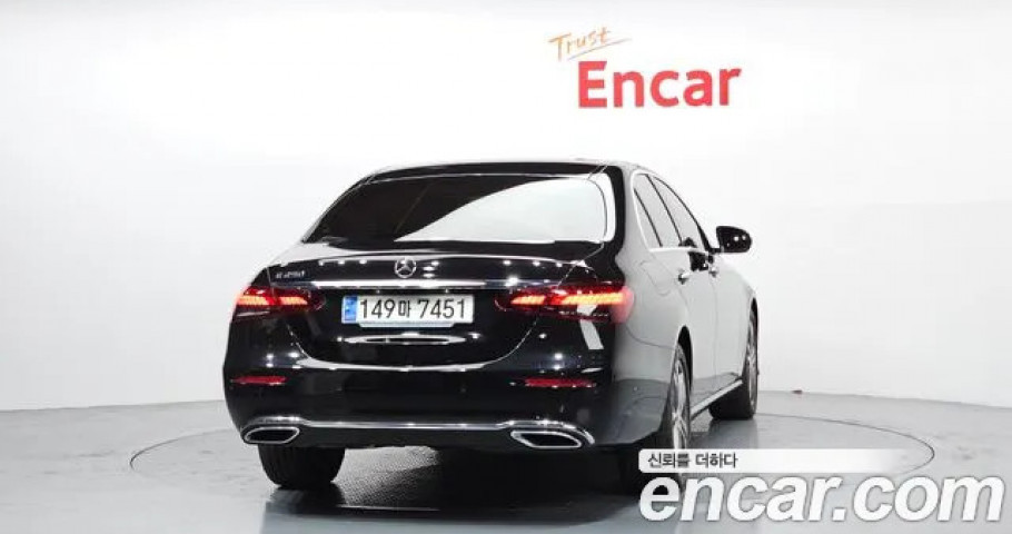 Mercedes-Benz E-Class 