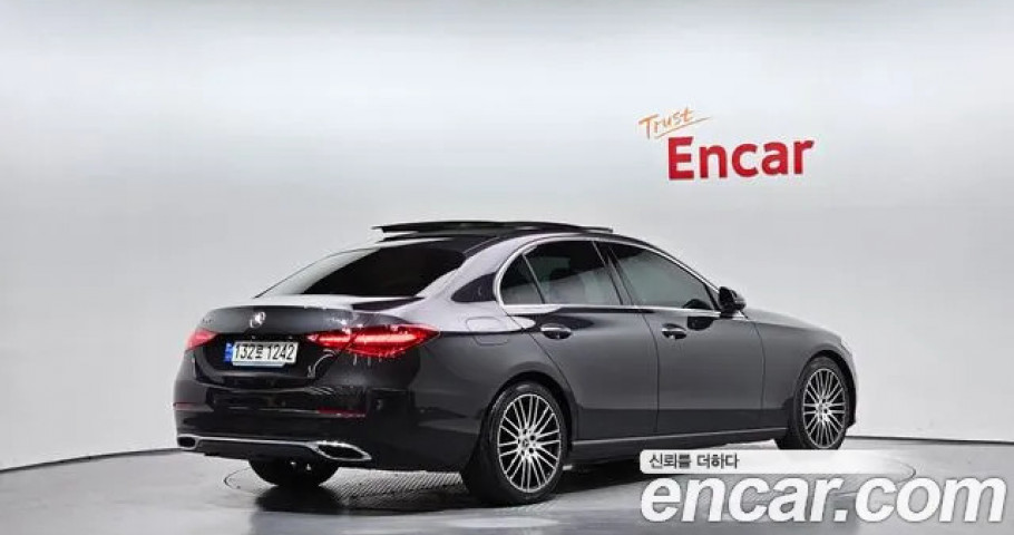 Mercedes-Benz C-Class 