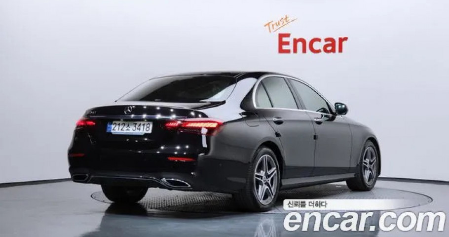 Mercedes-Benz E-Class 