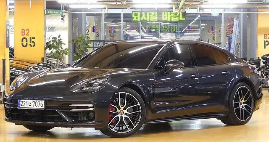 Porsche Panamera 