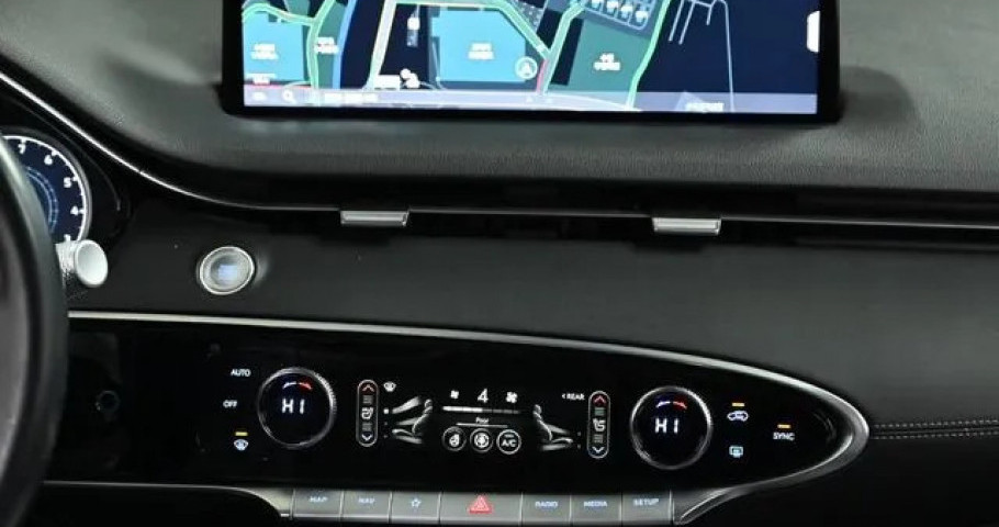 Genesis Gv70 