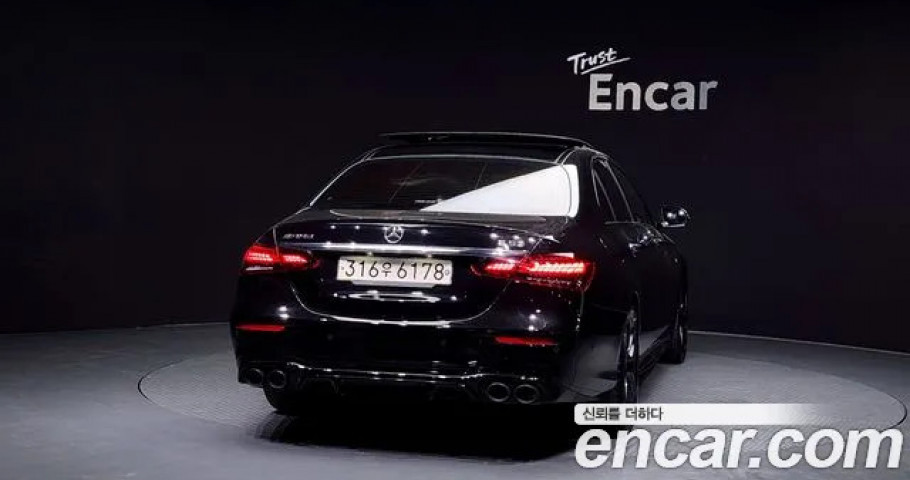 Mercedes-Benz E-Class 