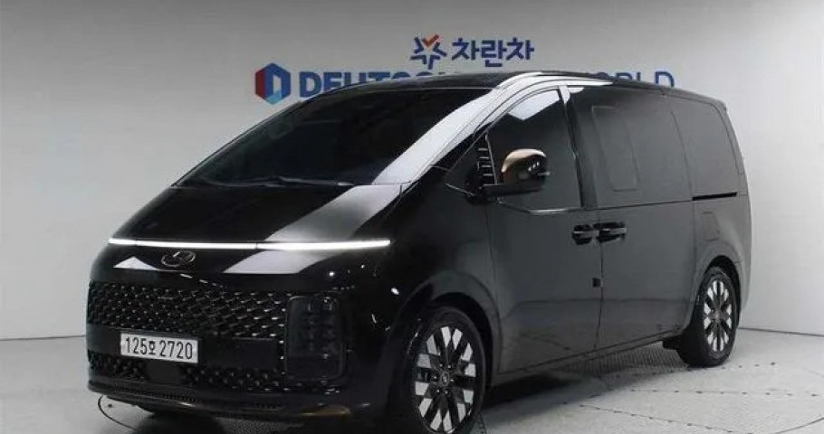 Hyundai Staria 