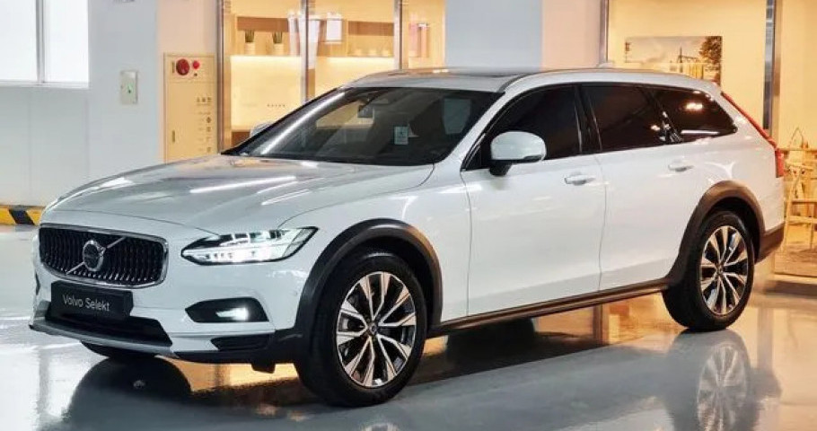 Volvo V90 
