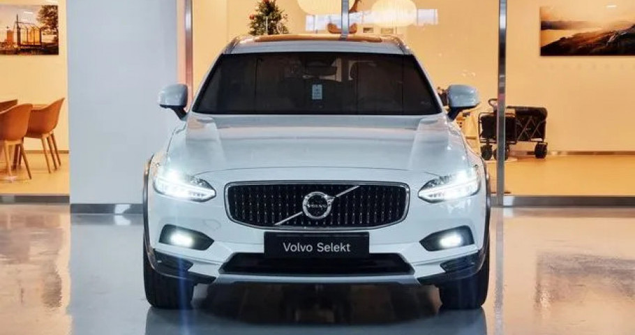 Volvo V90 