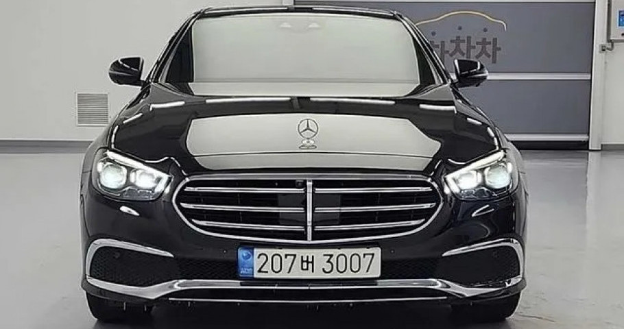 Mercedes-Benz E-Class 