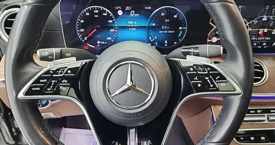 Mercedes-Benz E-Class 