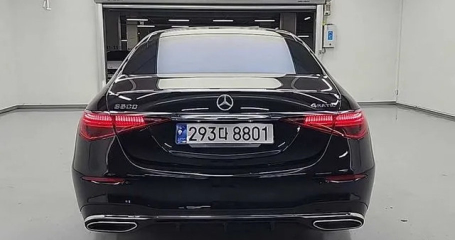 Mercedes-Benz S-Class 