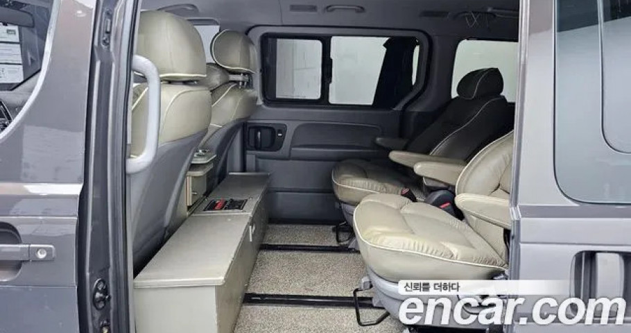 Hyundai Starex 