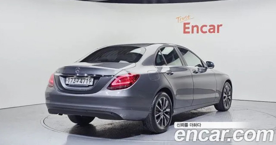 Mercedes-Benz C-Class 