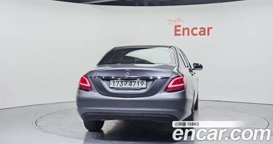 Mercedes-Benz C-Class 