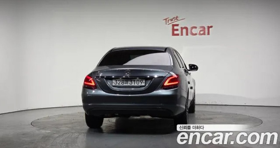 Mercedes-Benz C-Class 