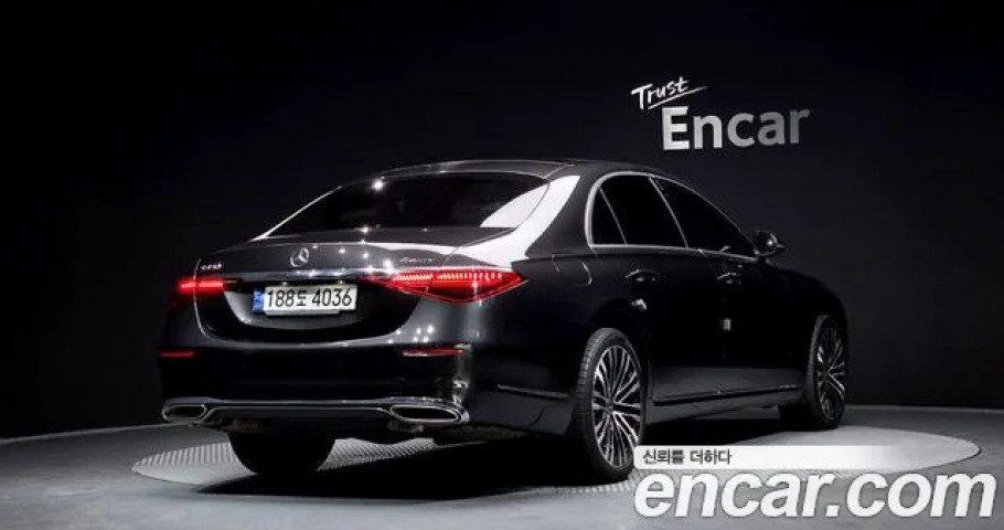 Mercedes-Benz S-Class 