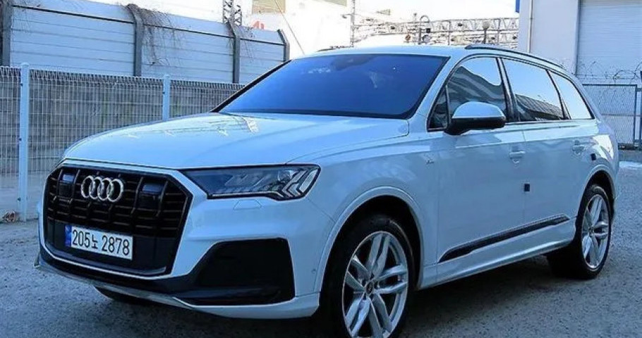 Audi Q7 