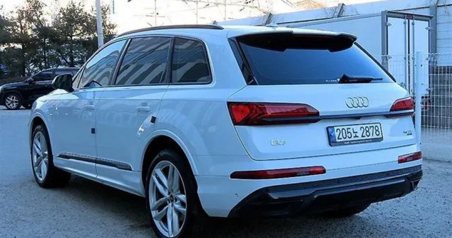 Audi Q7 