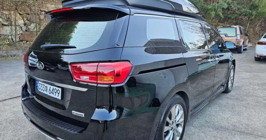 Kia Carnival 