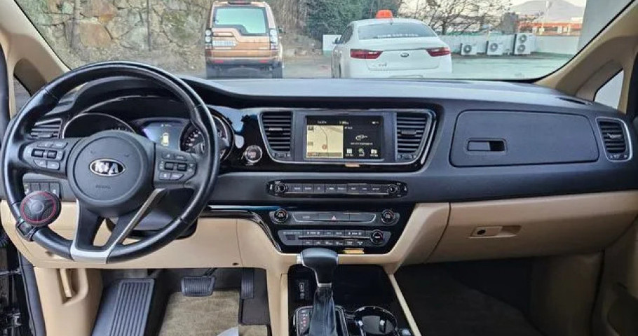Kia Carnival 