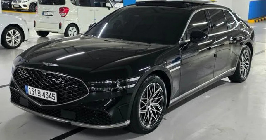 Genesis G90 
