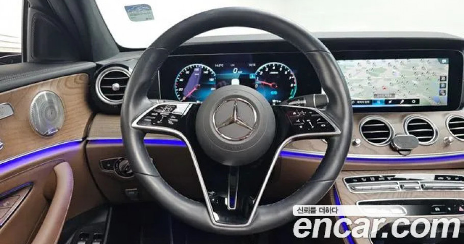 Mercedes-Benz E-Class 