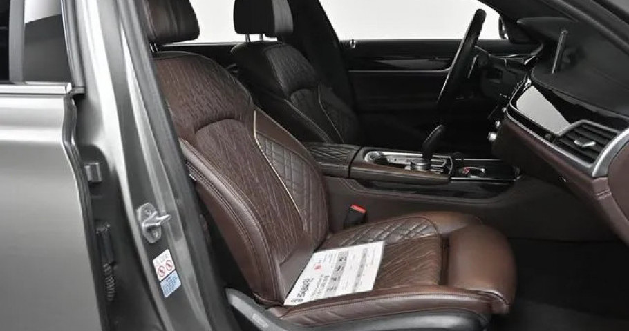 Bmw 7-Series 