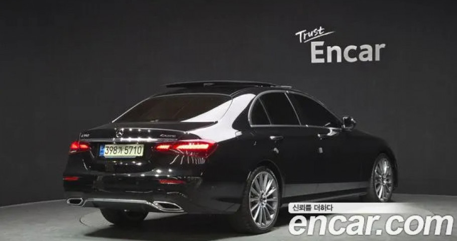 Mercedes-Benz E-Class 