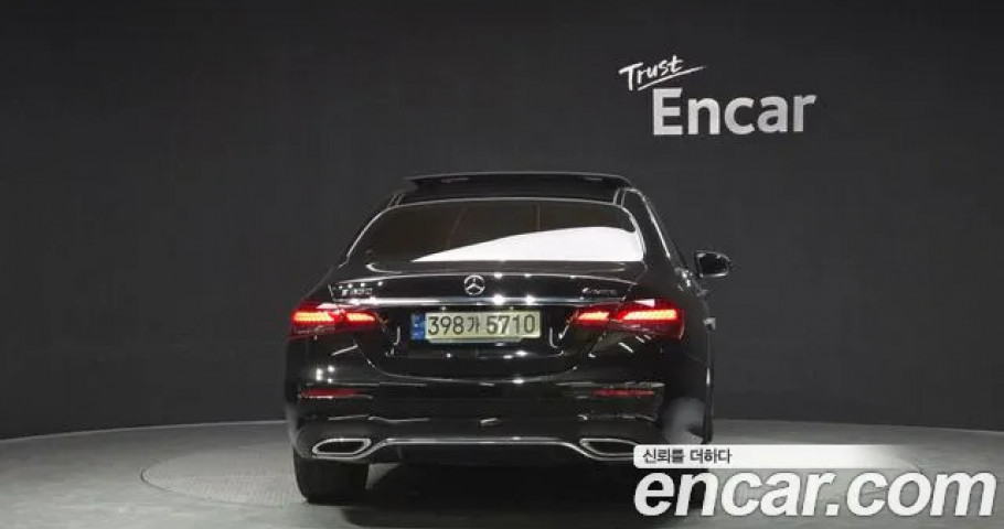 Mercedes-Benz E-Class 