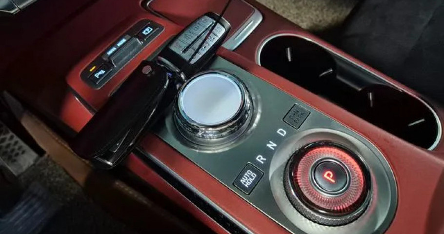 Genesis Gv70 