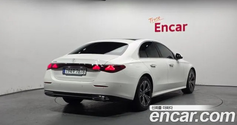 Mercedes-Benz E-Class 