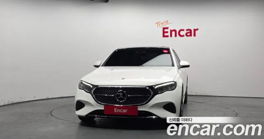 Mercedes-Benz E-Class 