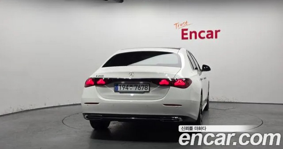 Mercedes-Benz E-Class 