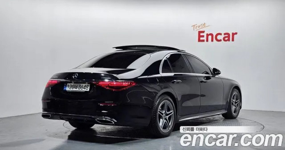 Mercedes-Benz S-Class 