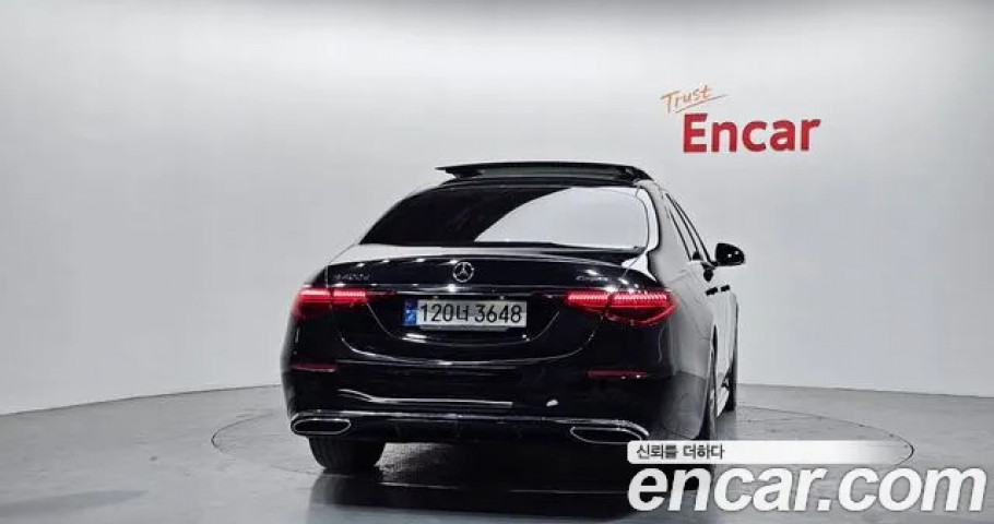 Mercedes-Benz S-Class 