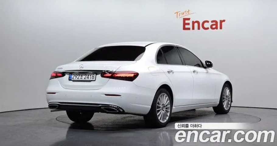 Mercedes-Benz E-Class 