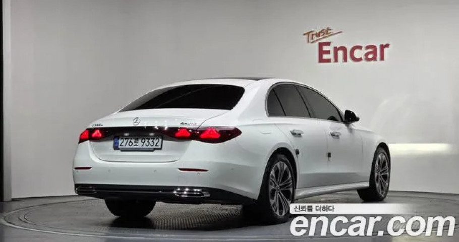 Mercedes-Benz E-Class 