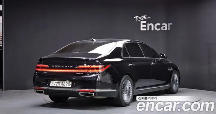 Genesis G90 
