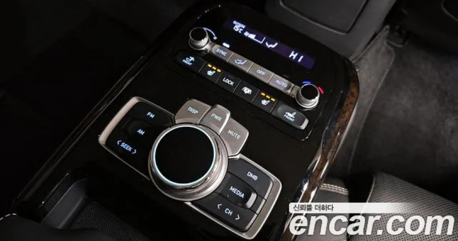Genesis G90 