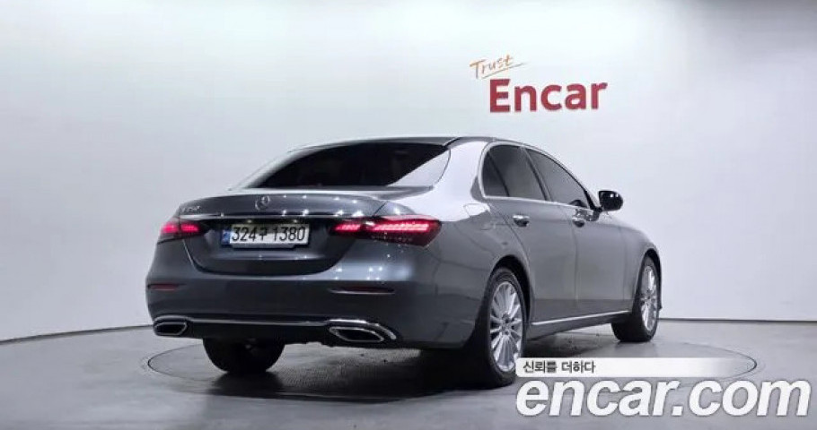 Mercedes-Benz E-Class 