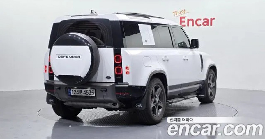Land Rover Defender 