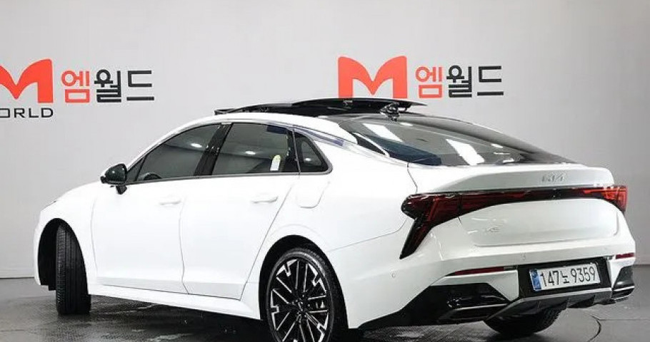 Kia K5 