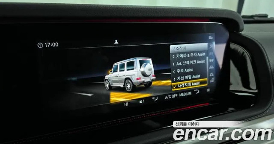 Mercedes-Benz G-Class 