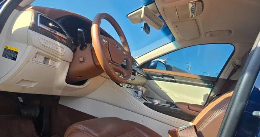 Genesis G90 