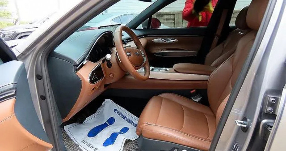 Genesis Gv70 