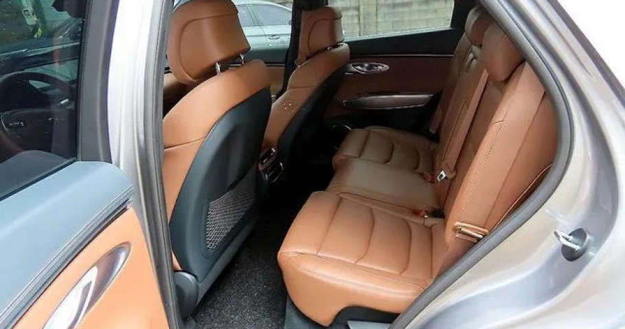 Genesis Gv70 