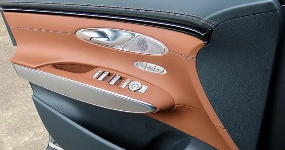 Genesis Gv70 